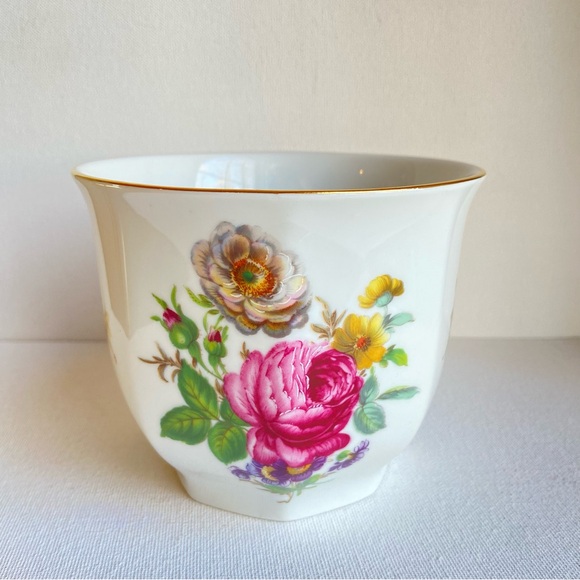Vintage Royal Bareuther Waldsassen Bavaria Germany floral planter with gold trim - Picture 1 of 9